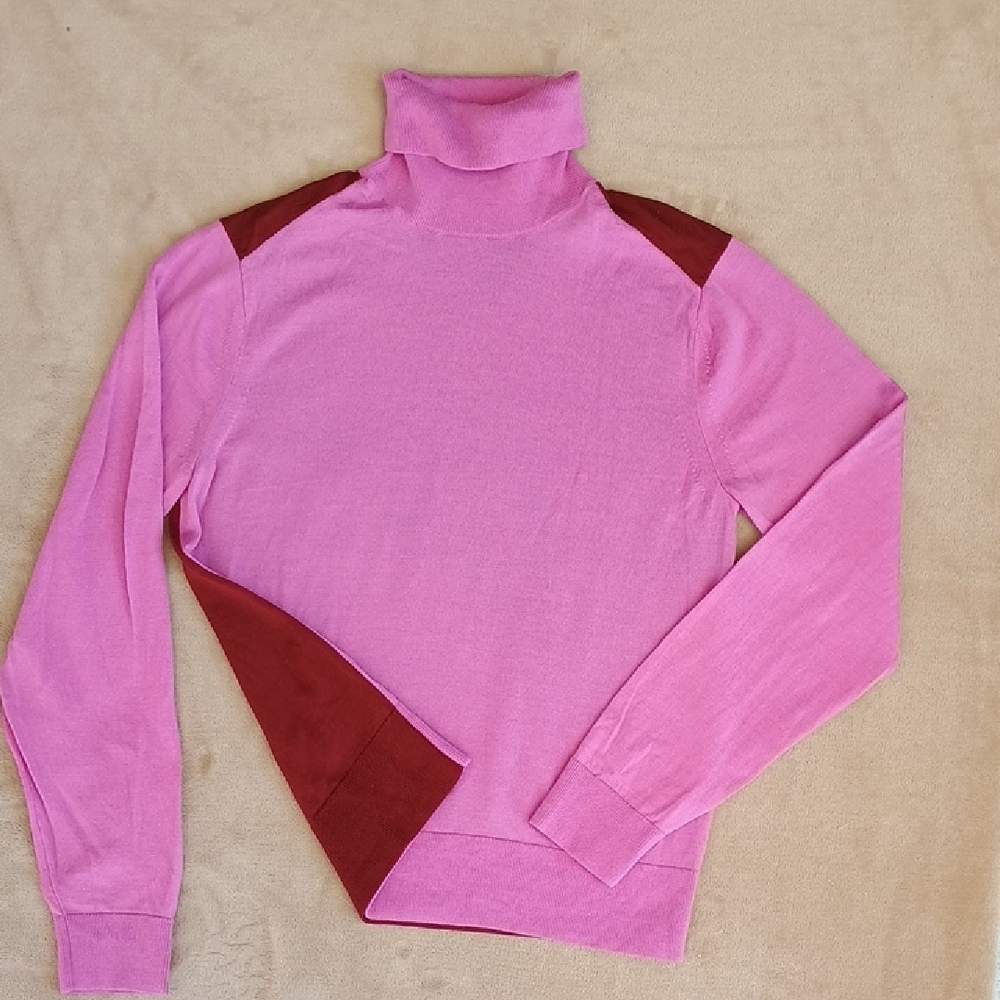 100% Wool Uniqlo Colorblock Turtleneck, NWOT